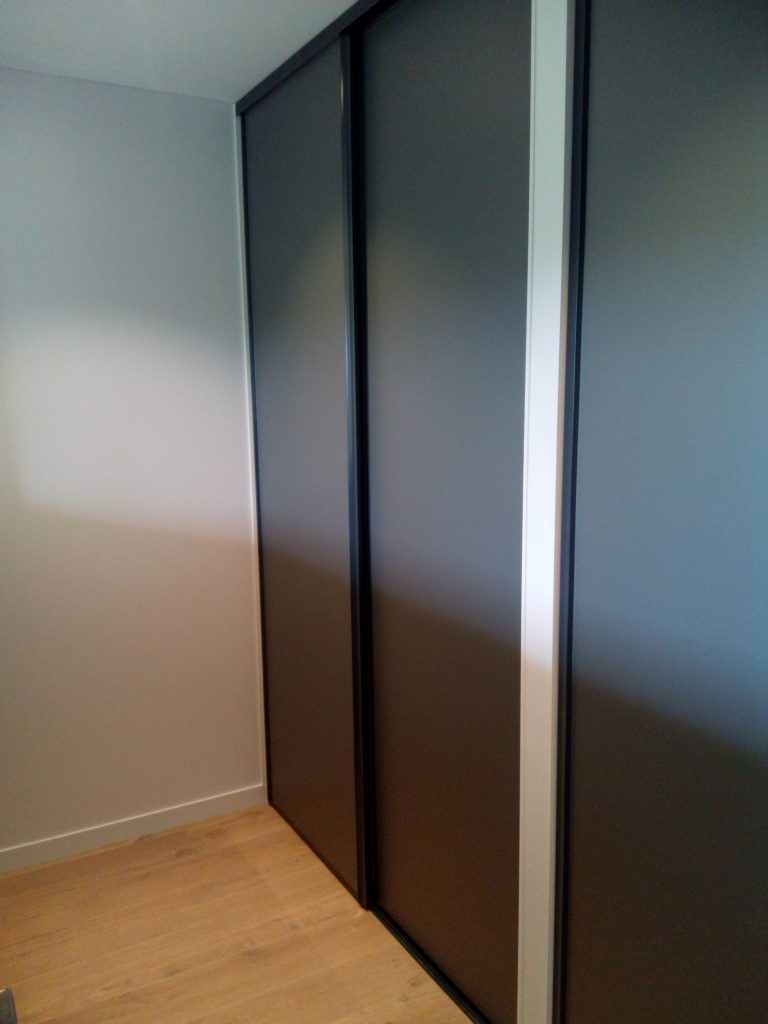 Placard porte coulissante